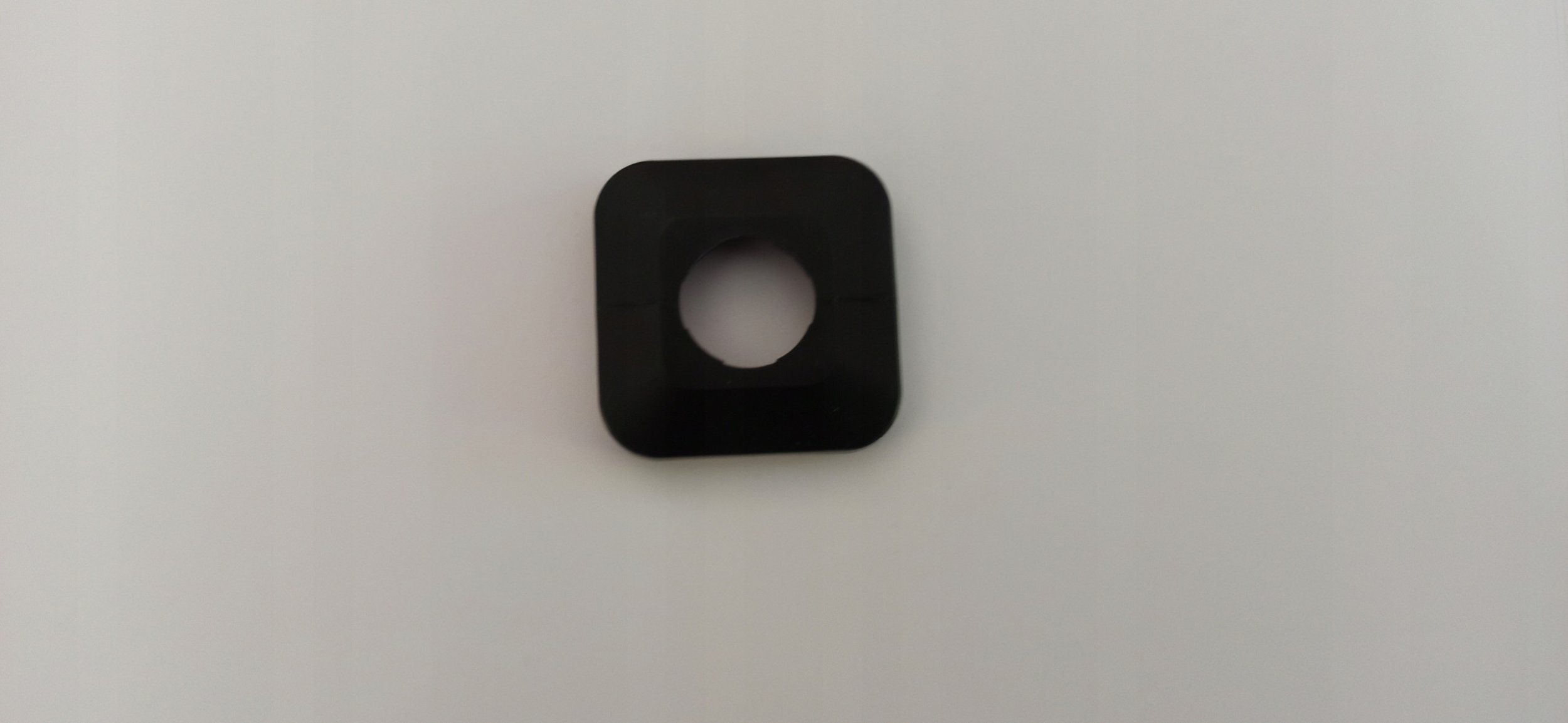 Rozeta dzielona czarna FI25 (tworzywo sztuczne)