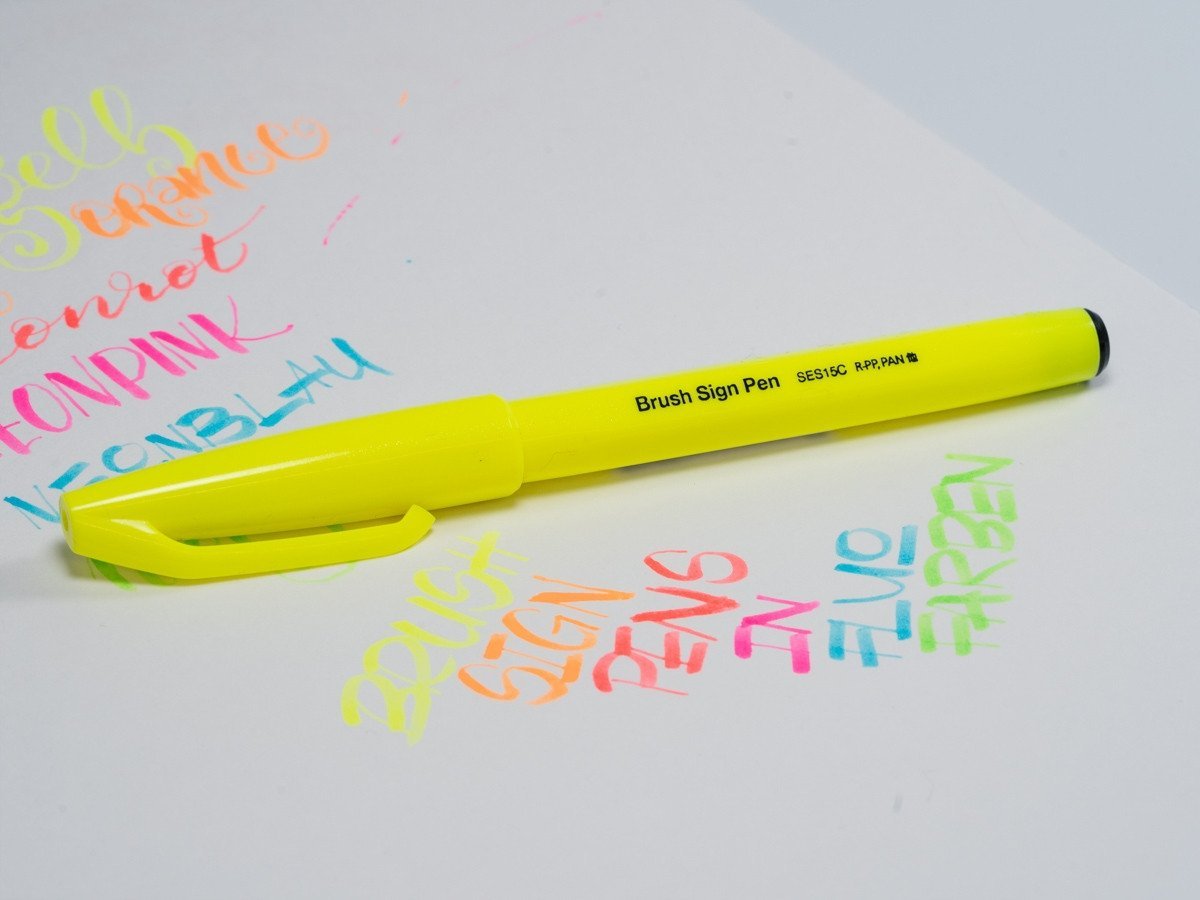 Pentel Pisak pędzelkowy Pentel Brush Sign Pen SES15C fluo
