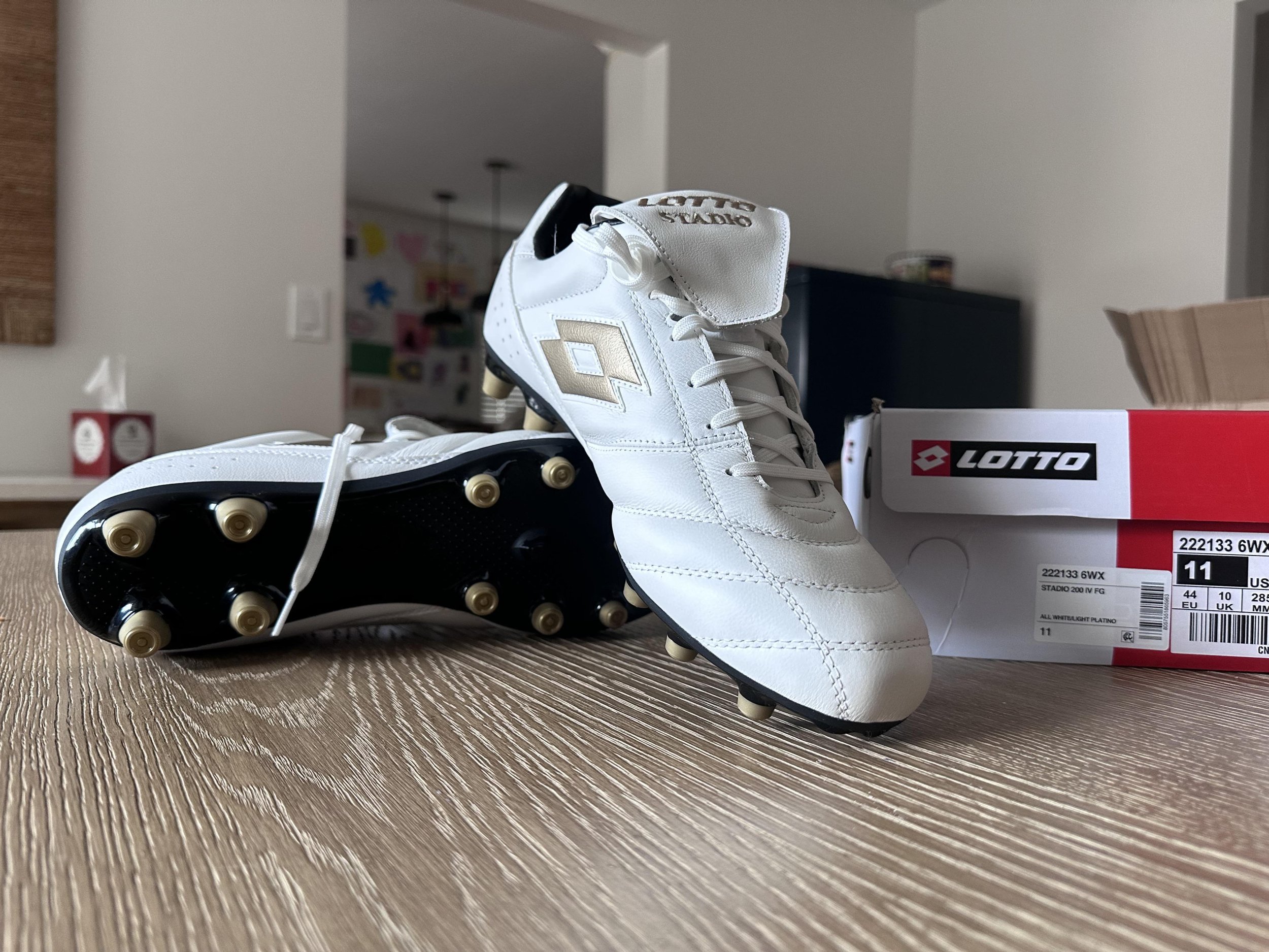 Lotto BUTY Stadio 200 IV FG Unisex All White/Light Platino 11.0 45.5