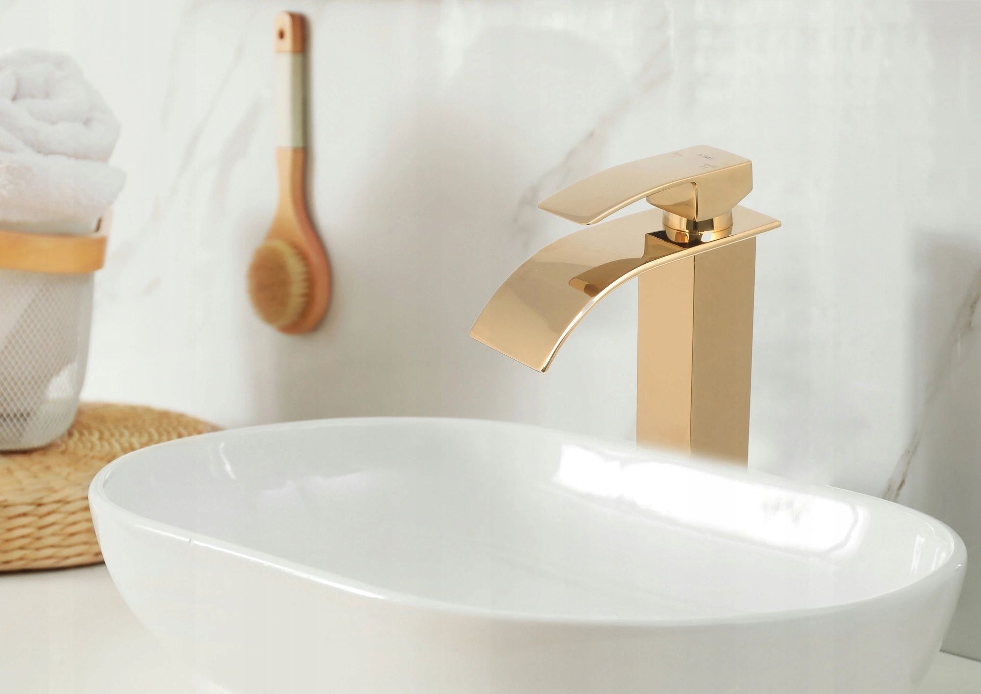 Bateria umywalkowa PDS v8 stojąca złoty