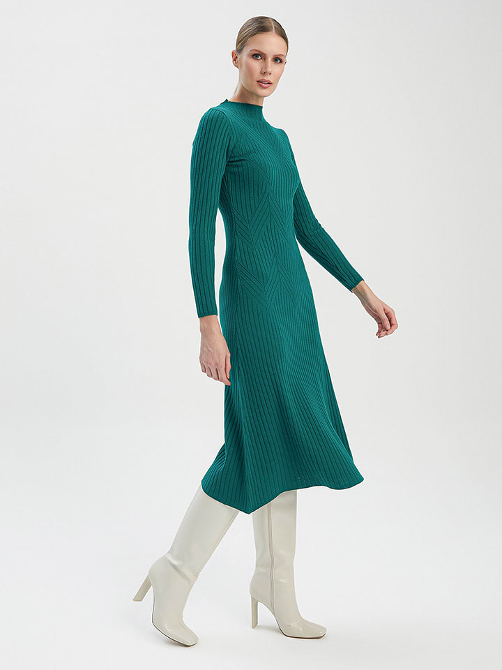 Opis: BGN Sukienka dzianinowa w kolorze morskim rozmiar: 40.