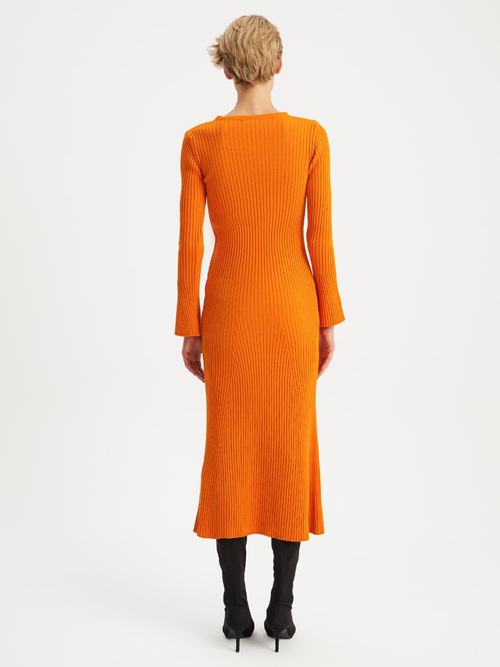 Opis: BGN Sukienka dzianinowa w kolorze pomarańczowym rozmiar: 38.