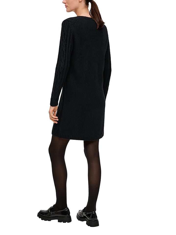 Opis: s.Oliver Sukienka dzianinowa w kolorze czarnym rozmiar: XL.